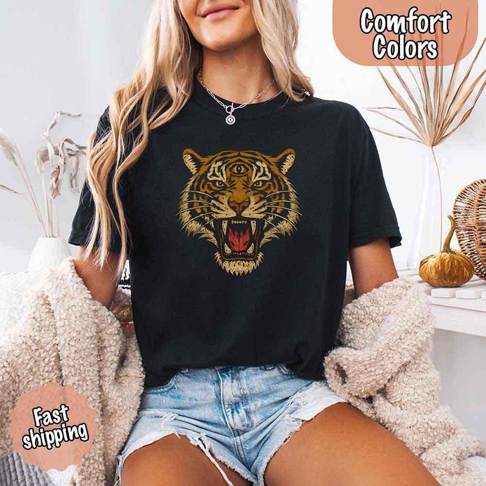 Vintage Tiger Graphic Tee – 90s Jungle Safari Comfort Colors Shirt