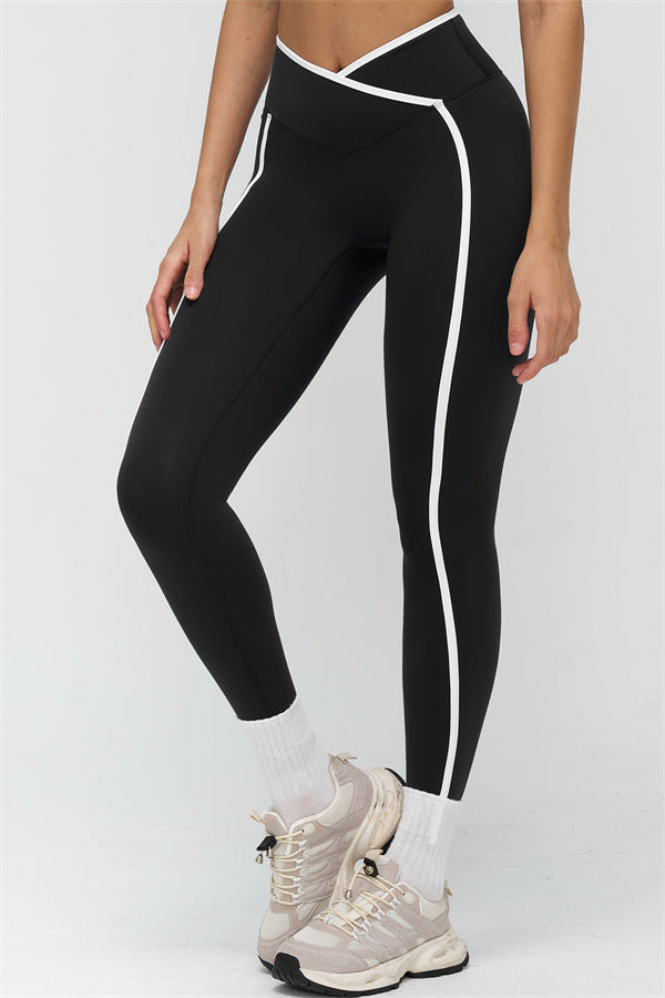 The Crave Contrast Sports Bra Leggings 2-Piece Set