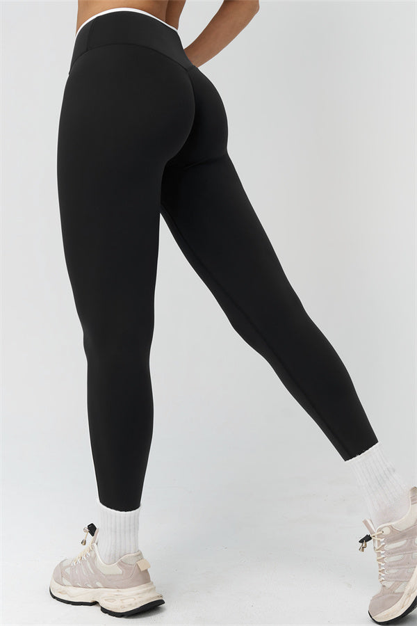 The Crave Contrast Sports Bra Leggings 2-Piece Set
